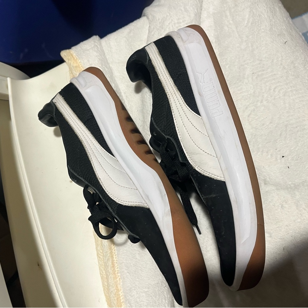 Puma Men's Black and White Sneakers size 12